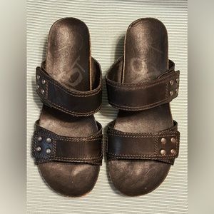 OTBT - Black Leather Slides